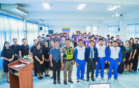 โครงการอาชีวศึกษาปลอดภัย โดยวิทยากรจากสถานีตำรวจ ร่วมกับ บริษัท ฮอนด้าศรีนคร จำกัด